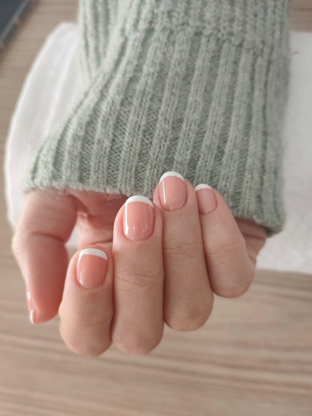 French manicure delicata — Coccole Nail